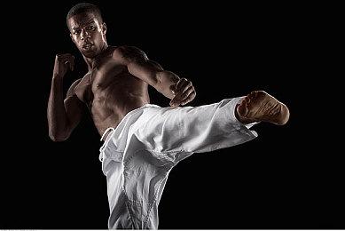 肉鸽策略战棋游戏《安魂战棋》7月28日EA发售